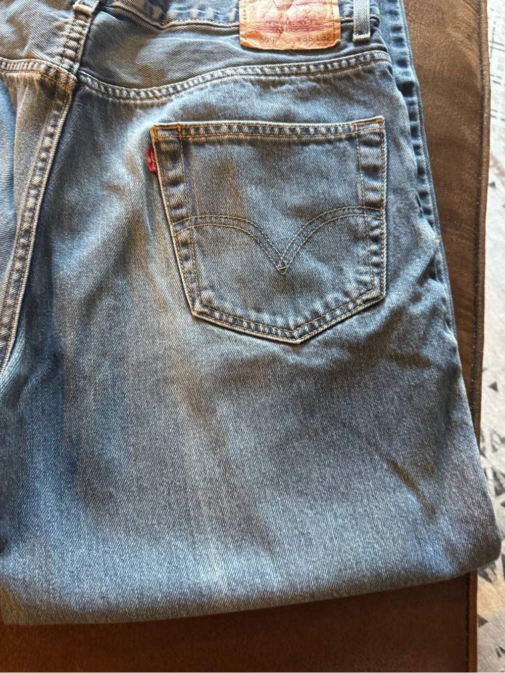 Levi's Men's Light Blue Relaxed Fit Levi’s 550  Jeans